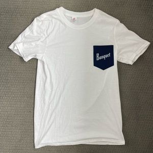 Unisex Coors Banquet pocket tee (size small)